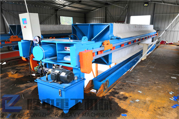 洗沙生產(chǎn)線尾礦廢水污泥能制砂，礦山尾水板框壓濾機來為您解答！