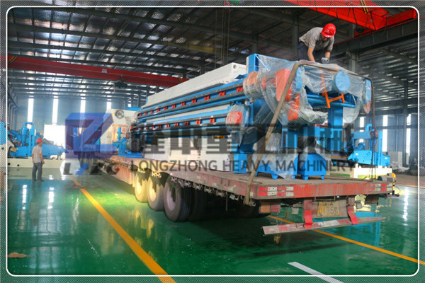 制砂尾礦污泥壓濾機(jī)設(shè)備每小時(shí)產(chǎn)量是多大？采購價(jià)格是多少