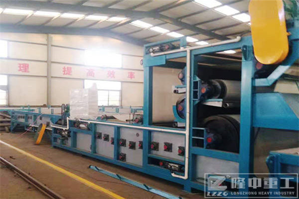 隆中重工帶式壓濾機(jī)讓每位用戶買得起,用得好 隆中重工帶式壓濾機(jī)讓每位用戶買得起,用得好